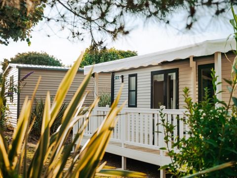 Mobilhome 4 personnes - Dimanche - SUNELIA - CONFORT - PLUS - 2 chambres - 30m² - Terrasse couverte