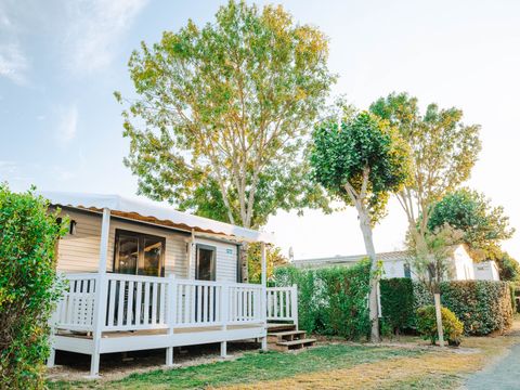 Mobilhome 6 personnes - SUNELIA - CONFORT - PLUS - 3 chambres - 35m² - Terrasse couverte