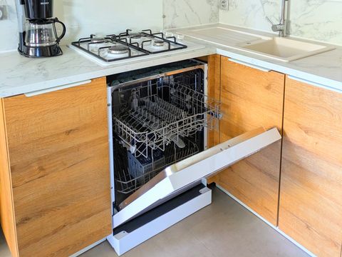 Mobilhome 6 personnes - Dimanche - SUNELIA - CONFORT - PLUS - 3 chambres - 35m² - Terrasse couverte