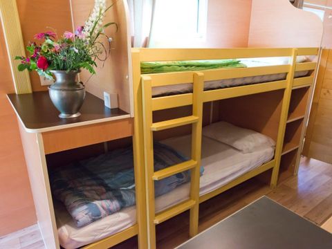 Hébergement 4 personnes - Insolite Nature Roulotte les Ecrins 1 chambre2/4 personnes 17m2 2/4 pers