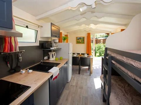 Hébergement 4 personnes - Insolite Nature Roulotte les Ecrins 1 chambre2/4 personnes 17m2 2/4 pers