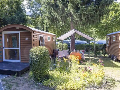 Hébergement 4 personnes - Insolite Nature Roulotte les Ecrins 1 chambre2/4 personnes 17m2 2/4 pers