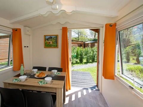 Hébergement 4 personnes - Insolite Nature Roulotte les Ecrins 1 chambre2/4 personnes 17m2 2/4 pers