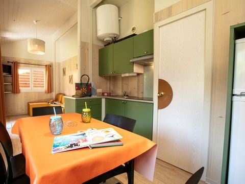 CHALET 5 personnes - Chalet Montana Confort 35m² - 2 chambres + terrasse 8m² + plancha + TV -