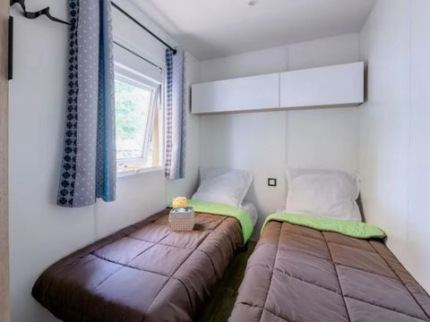 MOBILHOME 10 personnes - 4 chambres confort - 40m²