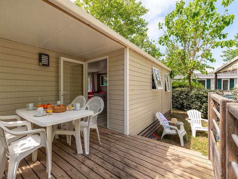 MOBILHOME 4 personnes - Comfort | 2 Ch. | 4 Pers. | Petite Terrasse | TV