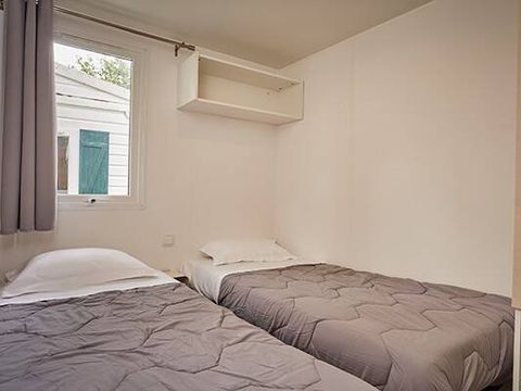 Mobilhome 6 personnes - Classique | 3 Ch. | 6 Pers. | Terrasse surélevée | 1 SDB