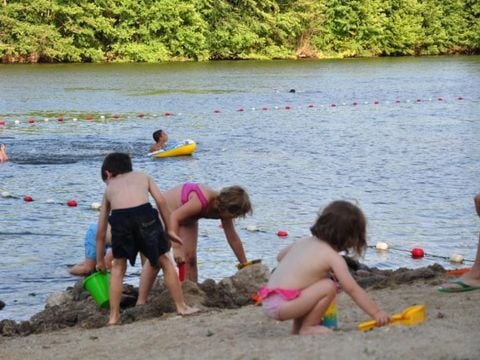 Flower Camping De la Plage - Camping Lot