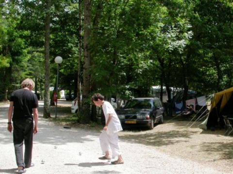 Emplacement - Emplacement Privilège 130m² (1 tente, caravane ou camping-car / 1 voiture / électricité + eau) 1/6 pers