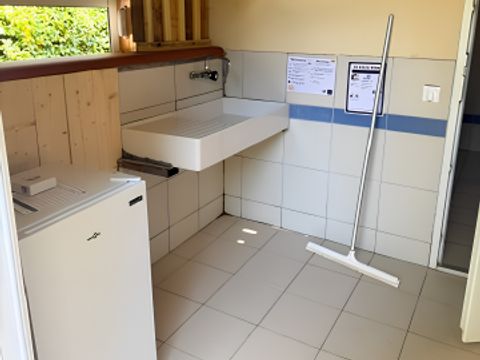 Emplacement - Emplacement Premium avec sanitaire individuel 1/6 pers