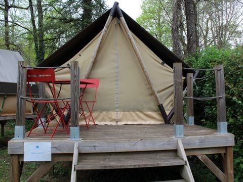 TENTE 2 personnes - Prêt à camper 6m² 1 chambre - sans sanitaires + terrasse 3m² 2 pers