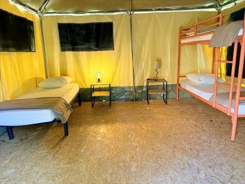 Tente 3 personnes - Tente Prêt à camper 16m² 2 chambres - sans sanitaires + terrasse 15m² 3 pers