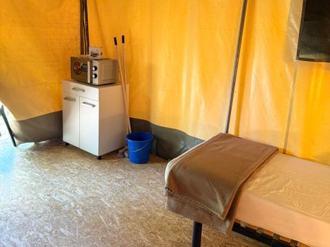 Tente 3 personnes - Tente Prêt à camper 16m² 2 chambres - sans sanitaires + terrasse 15m² 3 pers