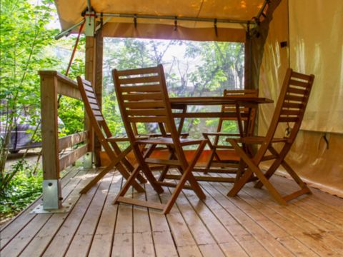 TENTE 5 personnes - Tente Eden Standard 30m² 2 chambres - sans sanitaires + Vue sur le Lot + terrasse couverte 11.5m² 5 pers