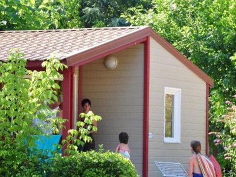 Chalet 6 personnes - Confort 27m² 2 chambres + terrasse couverte 10m² - TV* 4/6 pers