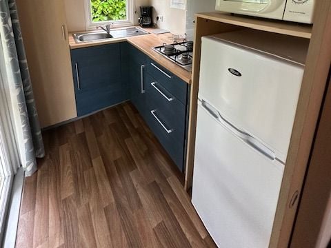 MOBILHOME 6 personnes - Confort 28m² 2 chambres + terrasse couverte 13.5m² - TV