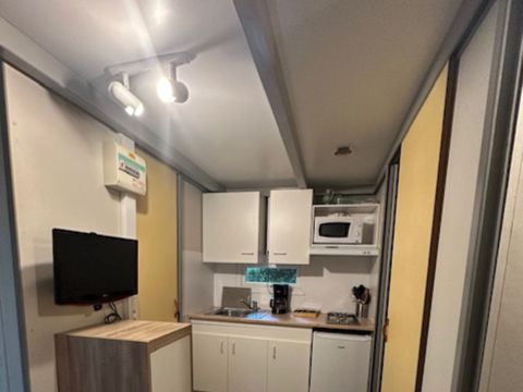 Chalet 4 personnes - Chalet Confort 27m² 2 chambres + terrasse couverte 7m² - TV 2/4 pers