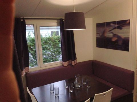 Mobilhome 2 personnes - Premium avec SPA avec Vue 27m² (1ch -2 pers.) + terrasse semi-couverte 10 m² + TV 2 pers