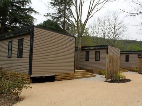 MOBILHOME 4 personnes - Mobil-home Premium 30m² 2 chambres + terrasse 25m² - TV - Clim - Spa 1/4 pers