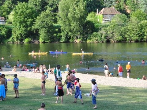 Flower Camping De la Plage - Camping Lot