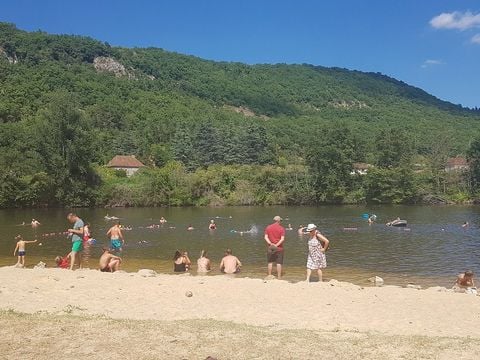 Flower Camping De la Plage - Camping Lot