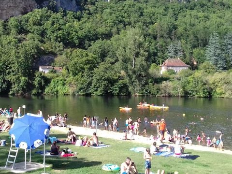 Flower Camping De la Plage - Camping Lot