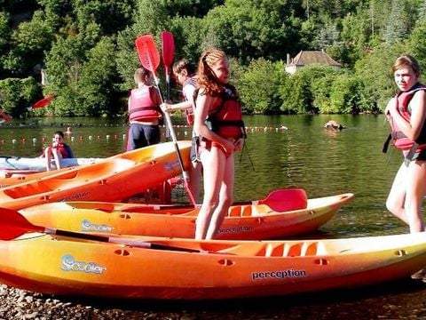 Flower Camping De la Plage - Camping Lot