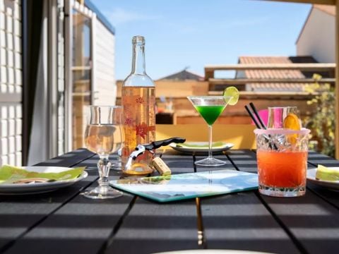 MOBILHOME 4 personnes - Cottage 3 Pièces 4 Personnes Climatisé + TV + Jacuzzi