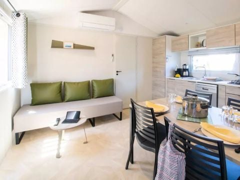 MOBILHOME 4 personnes - Cottage 3 Pièces 4 Personnes Climatisé + TV + Jacuzzi