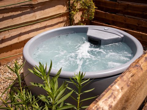 Mobilhome 4 personnes - COTTAGE - LUXE DES DINOS - 2 chambres - SPA