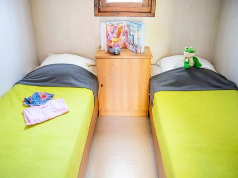 CHALET 4 personnes - Chalet Sympa Kids 3 Pièces 4 Personnes (3 adultes + 1 bébé) + TV