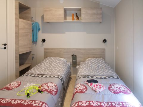 Mobilhome 4 personnes - Cottage Privilège climatisé - 2 chambres - 2 salles de bain