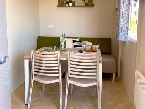 Mobilhome 6 personnes - Cottage Luxe des Dinos La Tribu climatisé - 3 chambres - 3 salles de bain - SPA