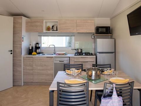 Mobilhome 6 personnes - Cottage Luxe des Dinos La Tribu climatisé - 3 chambres - 3 salles de bain - SPA