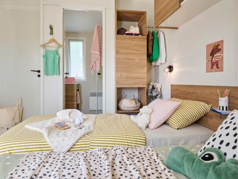 Mobilhome 6 personnes - Cottage Luxe des Dinos La Tribu climatisé - 3 chambres - 3 salles de bain - SPA