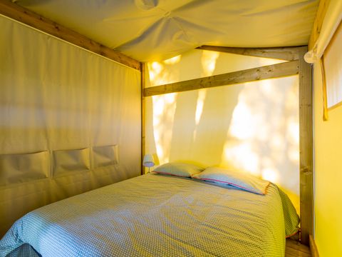 TENTE TOILE ET BOIS 4 personnes - Freeflower Standard 28m² - 2 chambres + terrasse couverte 8m² - sans sanitaires