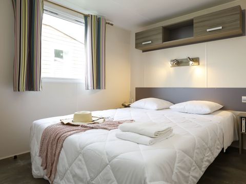 MOBILHOME 5 personnes - Confort 28m² - 2 chambres - terrasse semi-couverte - TV + lave-vaisselle