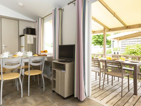 MOBILHOME 5 personnes - Mobil-home Confort 28m² - 2 chambres - terrasse semi-couverte - TV 5 pers.