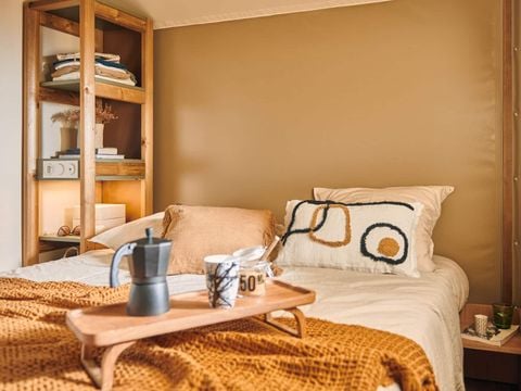 LODGE 4 personnes - Mini WOOD 21m² 2 chambres sans sanitaire / terrasse couverte