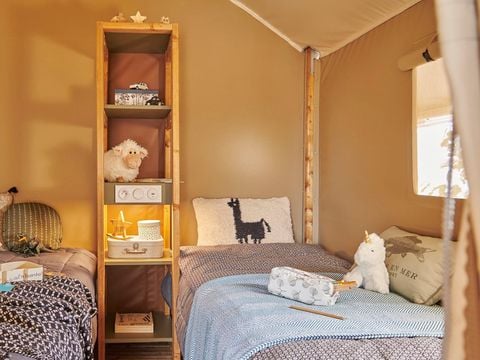 LODGE 4 personnes - Mini WOOD 21m² 2 chambres sans sanitaire / terrasse couverte