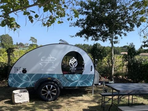 HÉBERGEMENT INSOLITE 2 personnes - COSY NATURE - 2 personnes - lit double, kitchenette, salon de jardin
