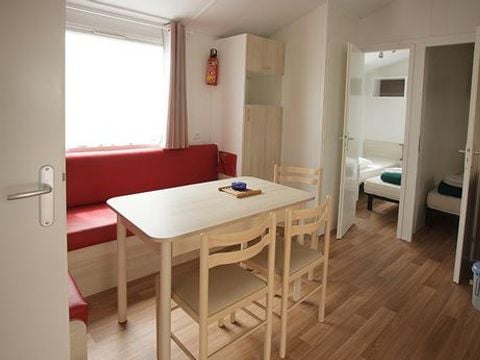 MOBILHOME 6 personnes - GRAND LARGE - 3 Chambres - TV - PLANCHA