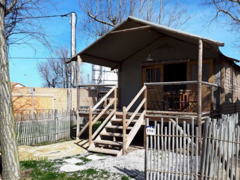 Tente en toile et en bois 4 personnes - La Cabane 2 chambres
