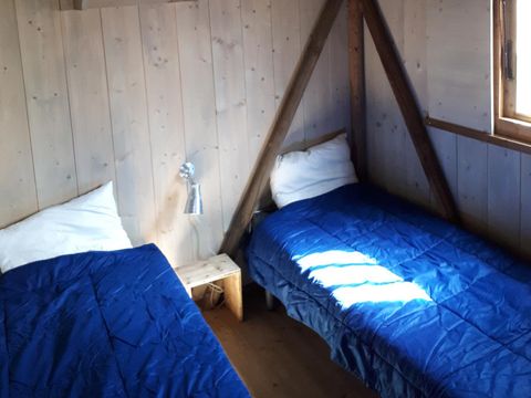 Tente en toile et en bois 4 personnes - La Cabane 2 chambres