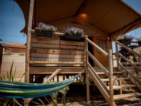 Tente en toile et en bois 4 personnes - La Cabane 2 chambres