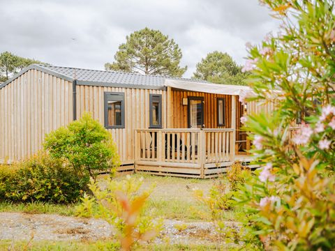 MOBILHOME 6 personnes - Cottage Prestige 3 CH 1 sdb  (Green Village à 800 m du Domaine de la Forge)