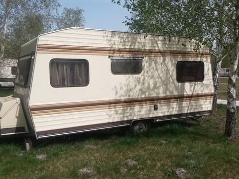 CARAVANE 4 personnes - CLASSIQUE, sans sanitaires (Auvent)