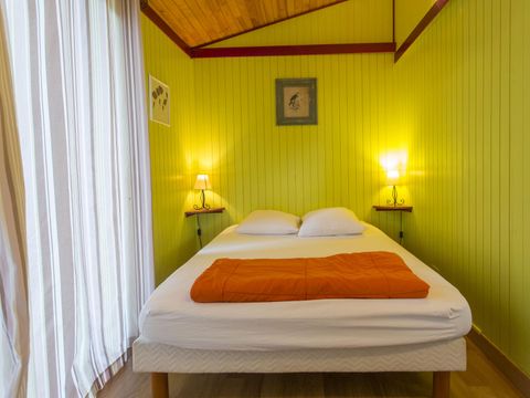 CHALET 4 personnes - Chalet vert et rouge 35m²  - 1 chambre + mezzanine