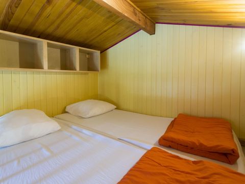 CHALET 4 personnes - Chalet vert et rouge 35m²  - 1 chambre + mezzanine