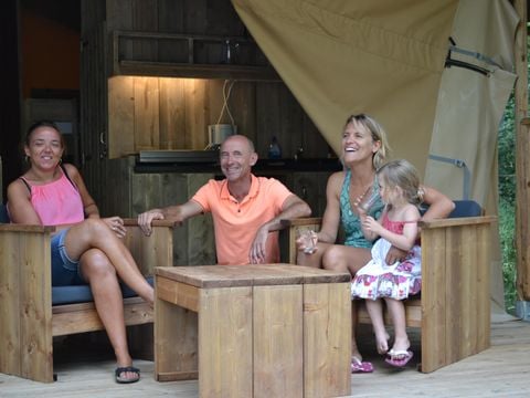 TENTE TOILE ET BOIS 4 personnes - Lodge Safari - 25m² - 2 chambres + terrasse 10m2